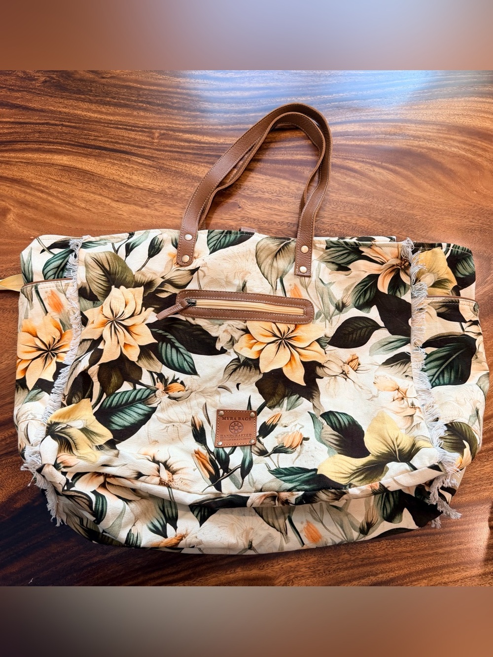MYRA Lovely Florals Weekender
Bag in Off White NWOT - Picture 11 of 15